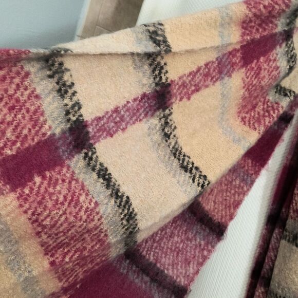 Max Studio Scarf Women's NWT - Picture 3 of 4